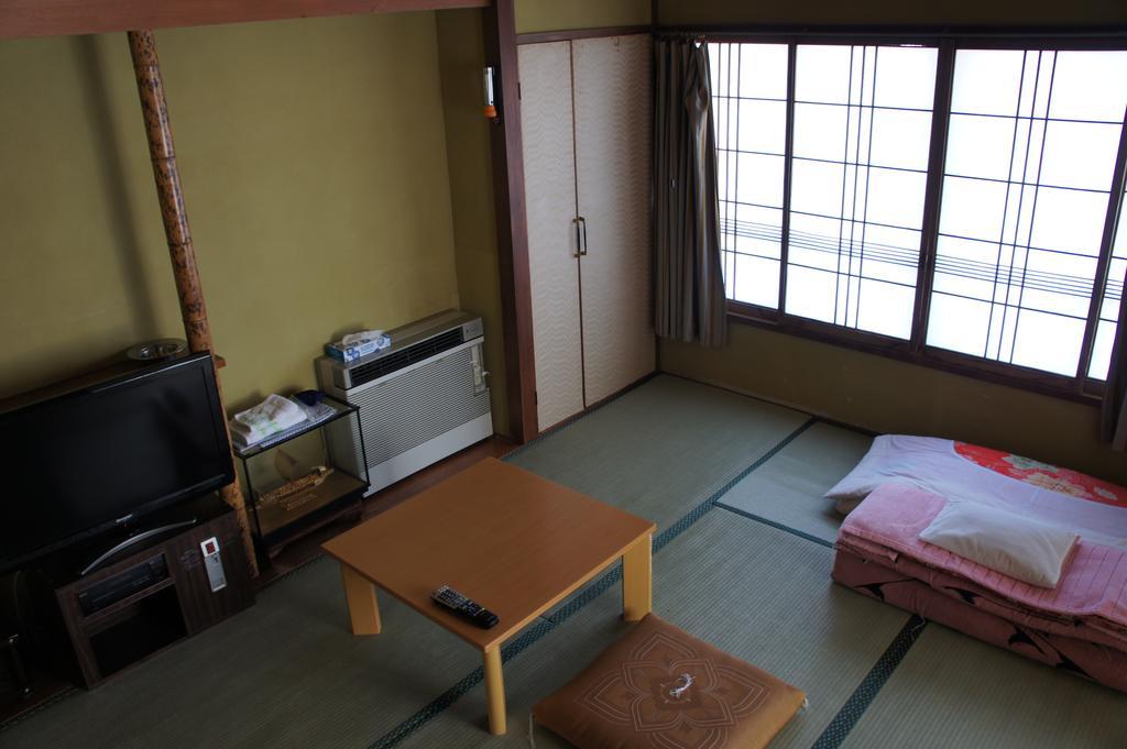 Miyoshiya Ryokan Танабе Стая снимка